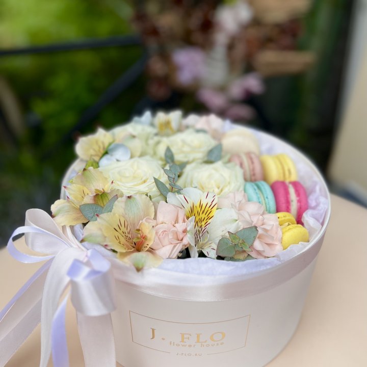 Цветочный бокс "Ника" в Нальчике