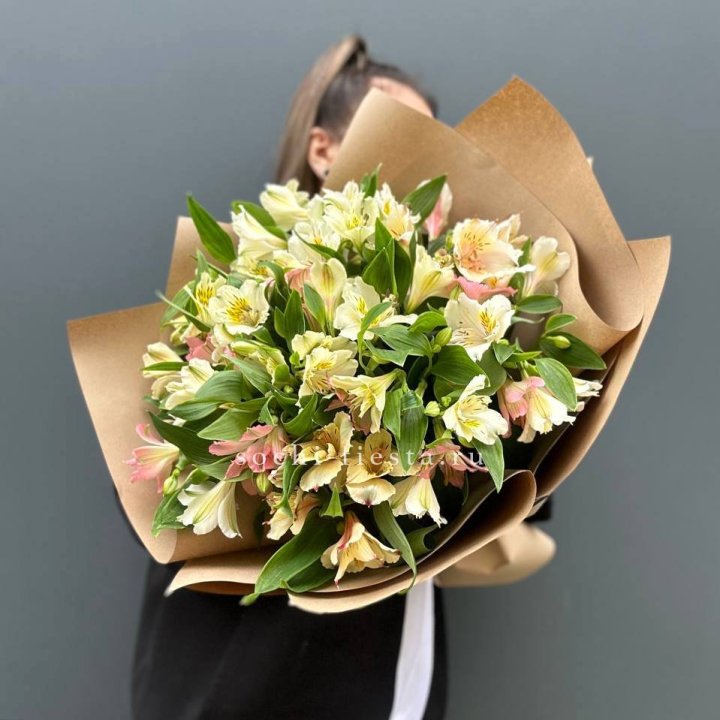 Букет альстромерий в крафте в Нальчике