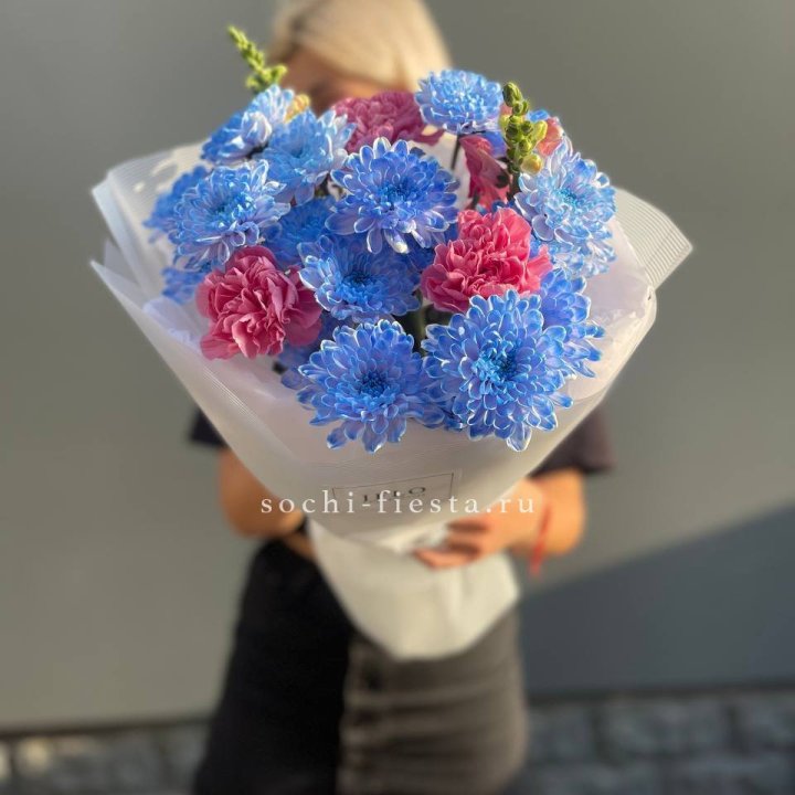 Букет сборный с хризантемой в Нальчике