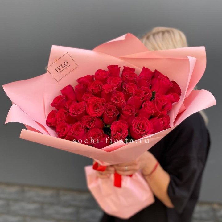 35 красных роз в Нальчике