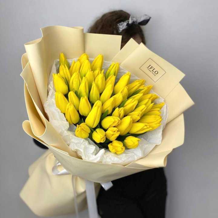 51 жёлтый тюльпан в Нальчике