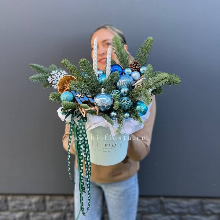 Композиция "Мери крисмас блю" в Нальчике