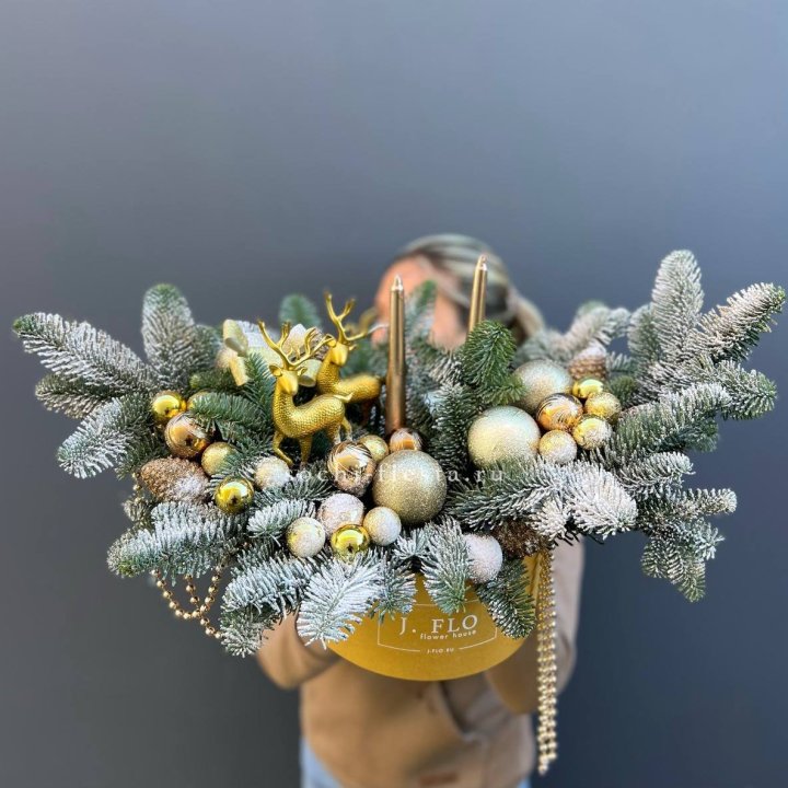 Композиция "Мери крисмас голд" в Нальчике