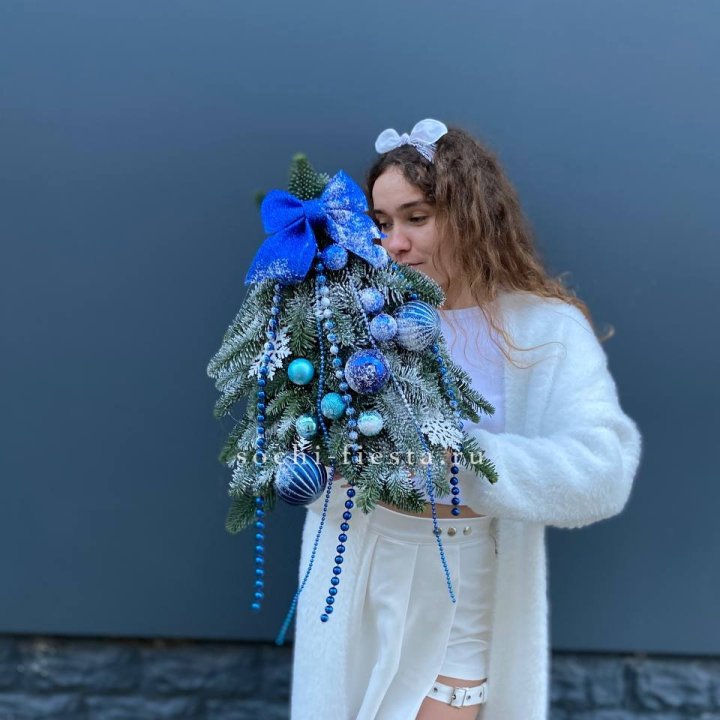 Новогодняя елочка "Блю" в Нальчике