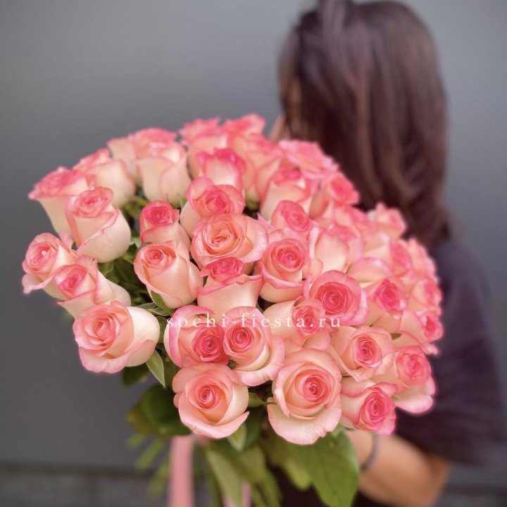 Охапка Роз Джумилия в Нальчике