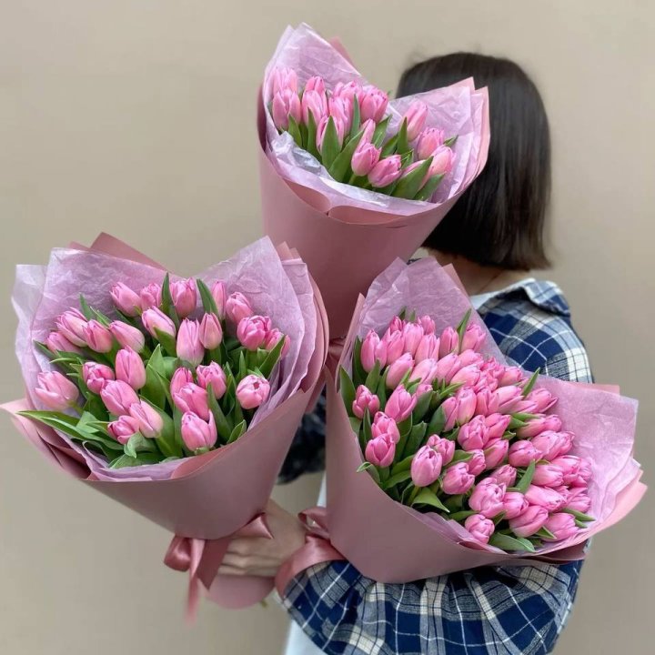 Букет розовых тюльпанов в Нальчике
