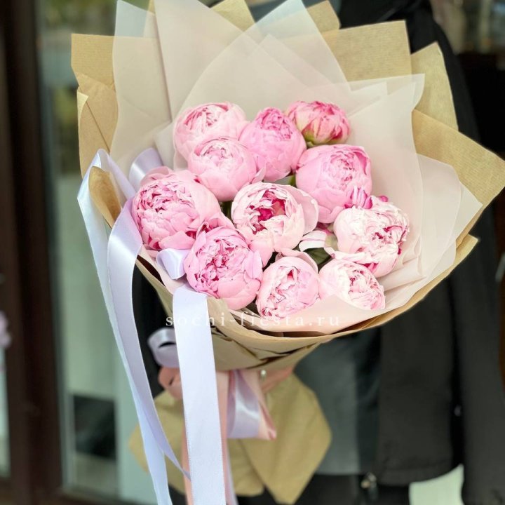 11 пионов в оформлении в Нальчике