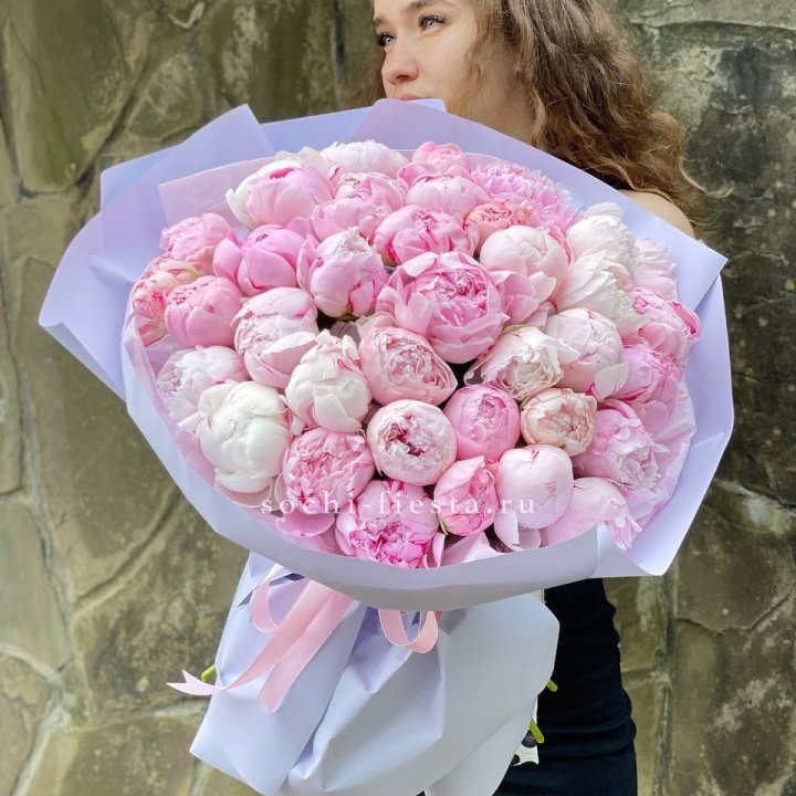 39 нежных пионов в Нальчике