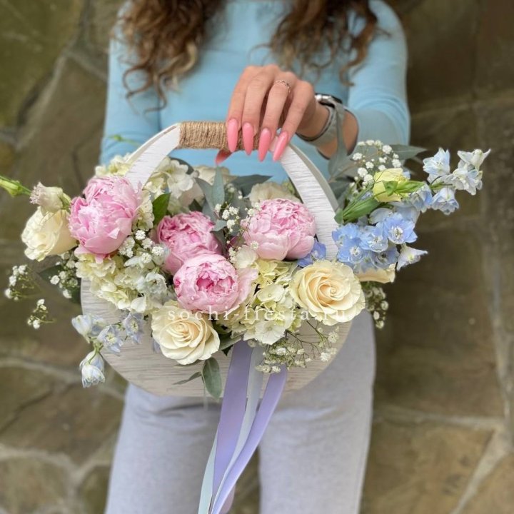 Ящик с пионами в Нальчике