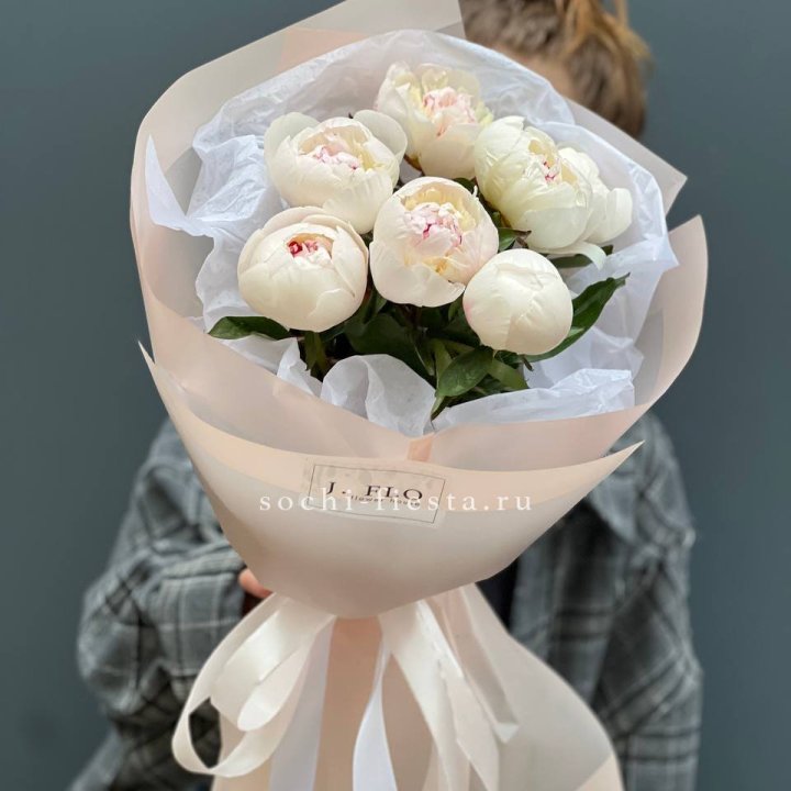 Букет белых пионов в Нальчике