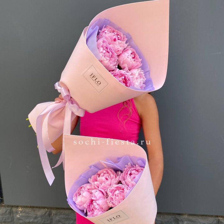 Букет из 5 пионов в Нальчике
