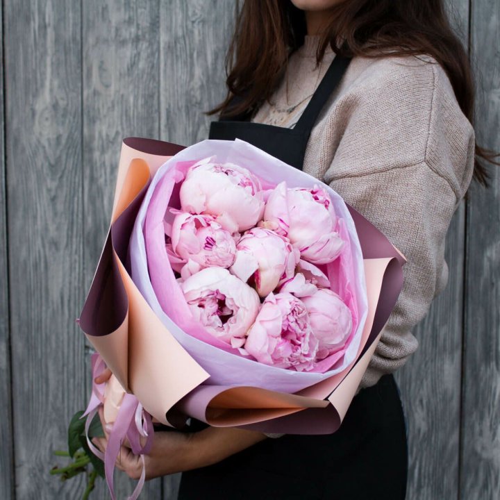 7 зефирных пионов в оформлении в Нальчике