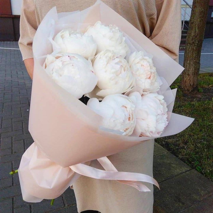 Букет белых пионов в Нальчике