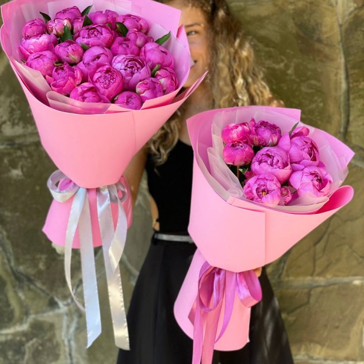 Букет ярких пионов  в Нальчике