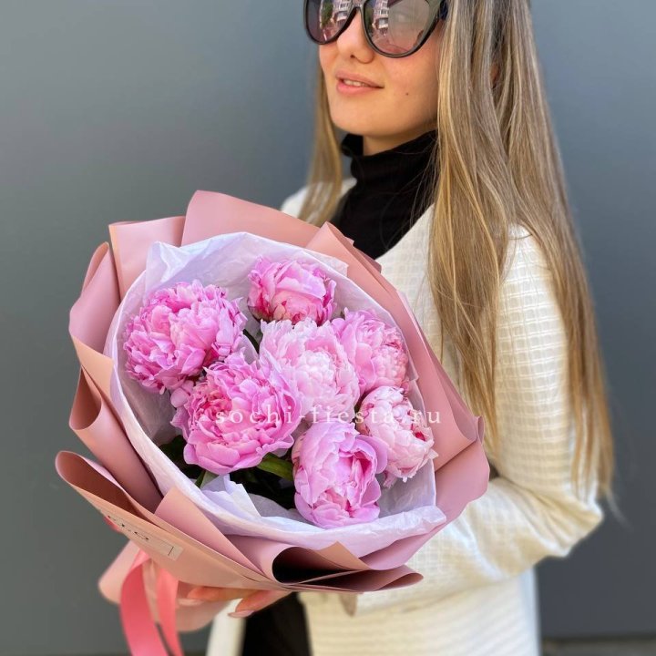 7 пионов в оформлении в Нальчике