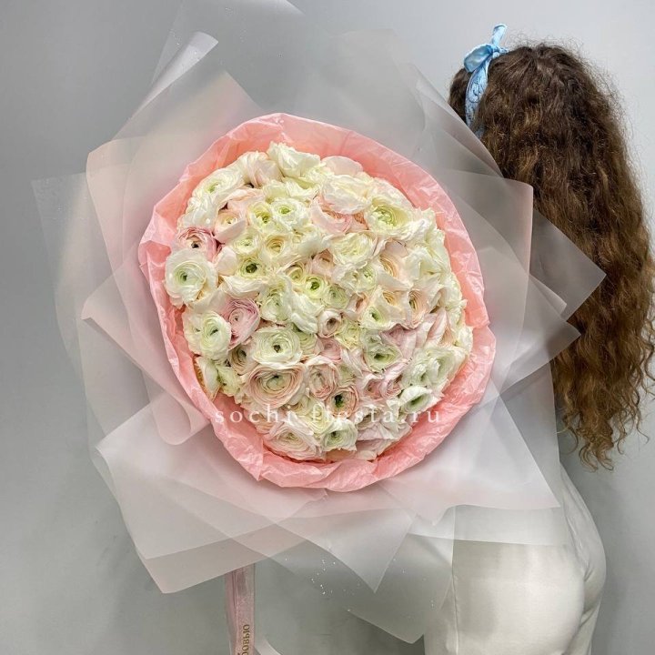 113 ранункулюсов  в Нальчике