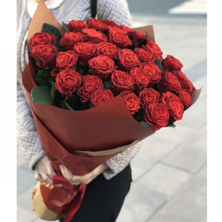 29 высоких роз  в Нальчике