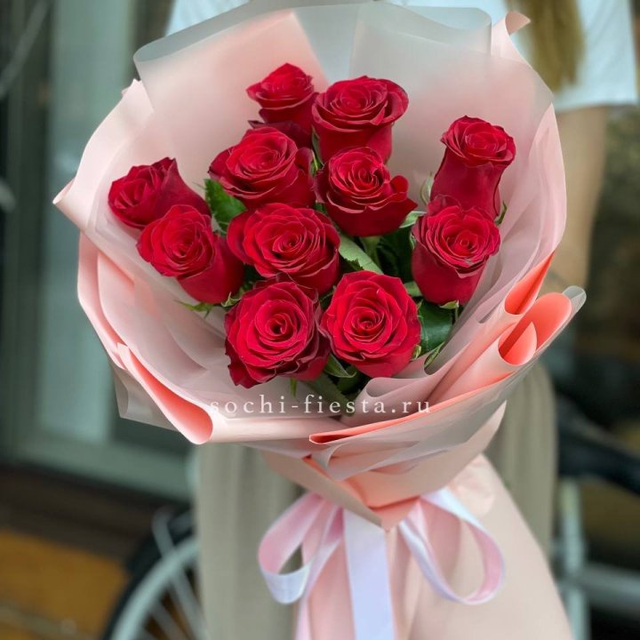 Букет красных роз "Мадам ред" в Нальчике