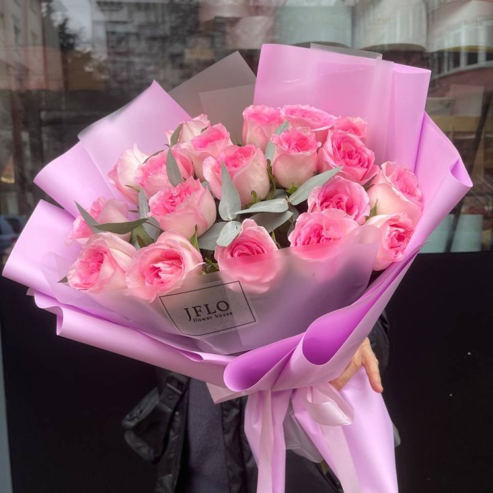  19 розовых роз в Нальчике