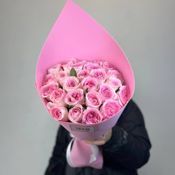 25 нежных роз в Нальчике