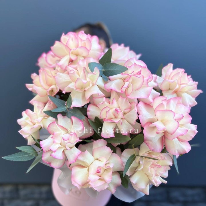 15 Французских роз Джумилия в боксе в Нальчике