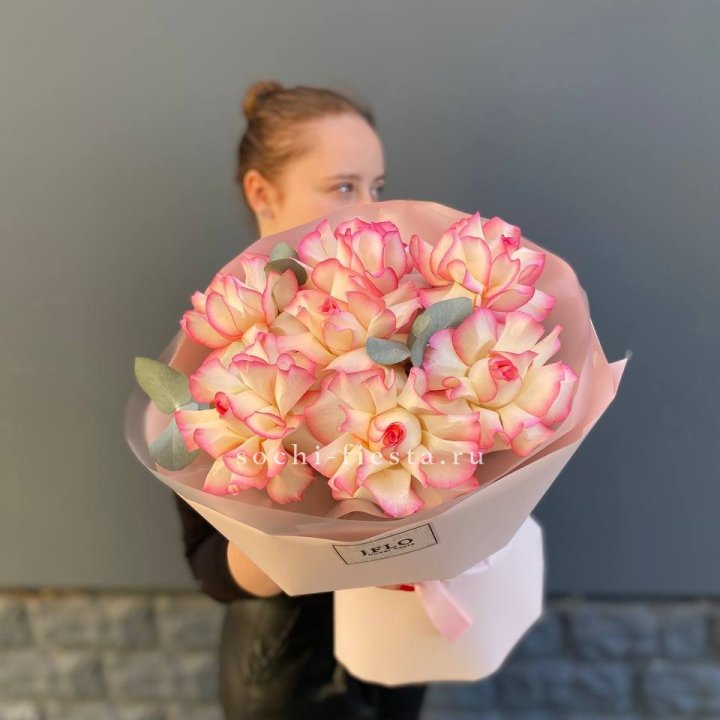 7 французских роз Джумилия в Нальчике