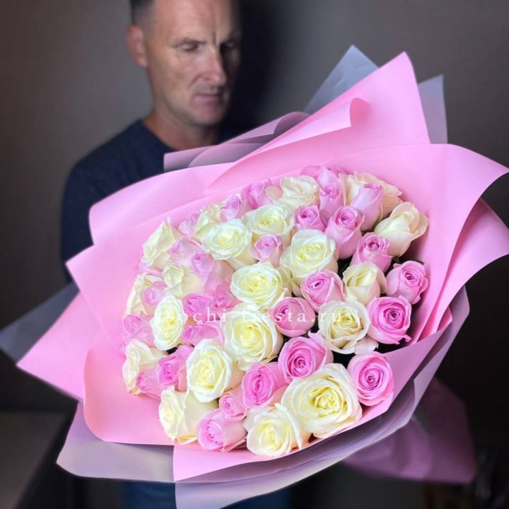 51 белых и розовых роз в Нальчике