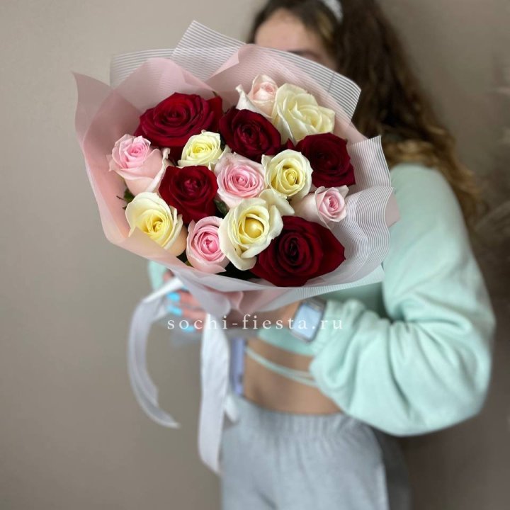 15 роз "Карусель" в Нальчике