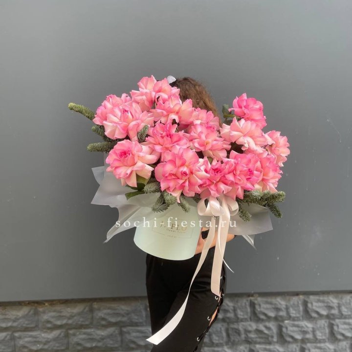 Бокс из 15 французских роз в Нальчике