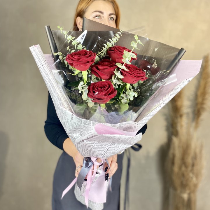 5 красных роз в Нальчике