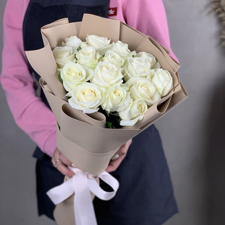 15 белых роз миракли в Нальчике