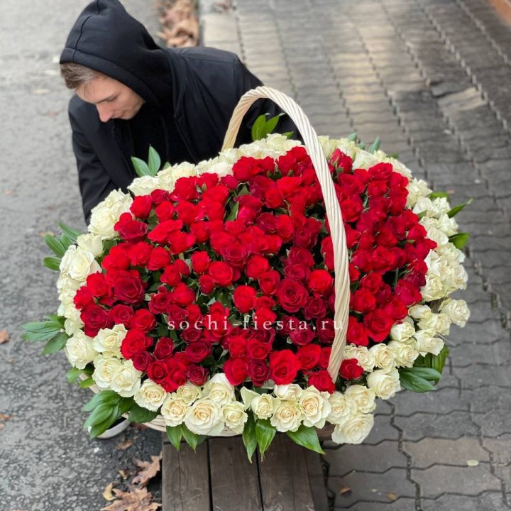 201  роза в корзине   в Нальчике