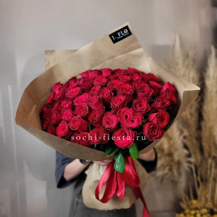 63 красных роз вайт в Нальчике