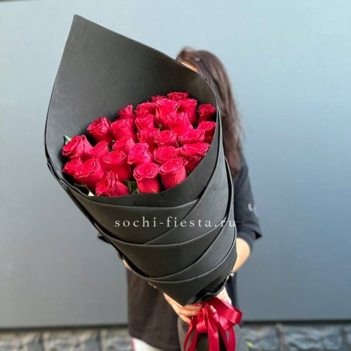 25 высоких красных роз в Нальчике