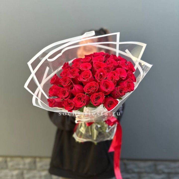 31 красная роза в Нальчике