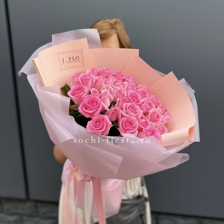 33 Розовые розы в Нальчике