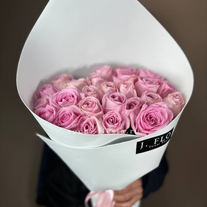 25 розовых роз в Нальчике