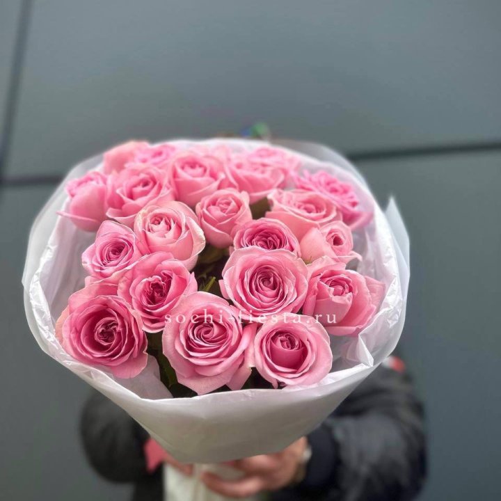 21 Розовая роза в белом в Нальчике