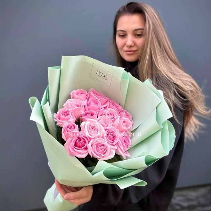 17 розовых роз в Нальчике