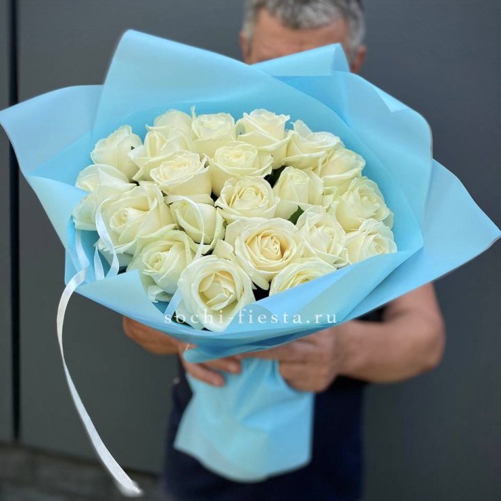 21 белая роза в Нальчике