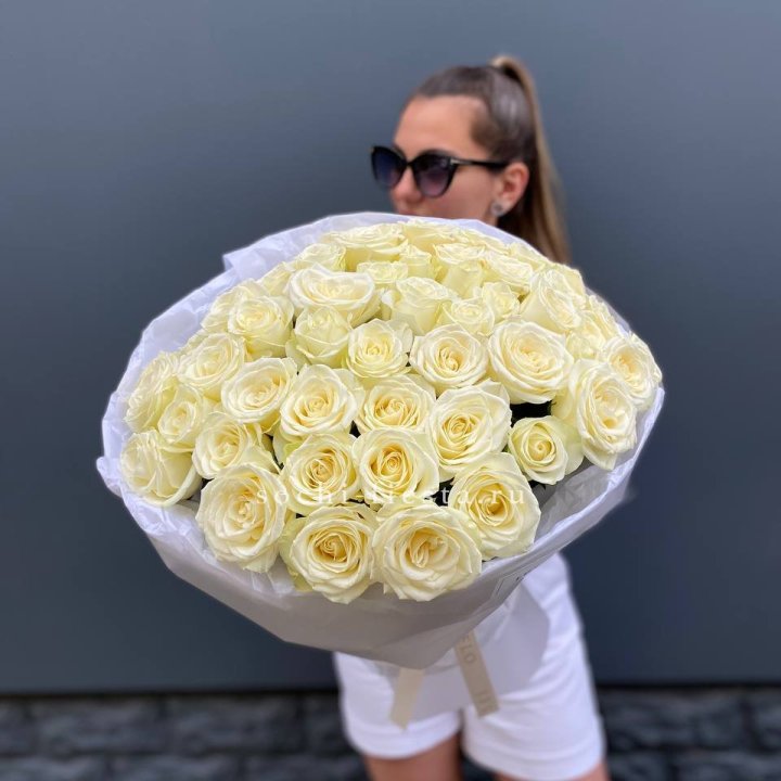 51 белая роза  в Нальчике