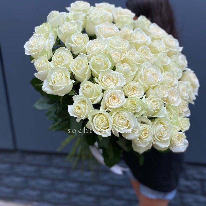 51 белоснежная высокая роза в Нальчике