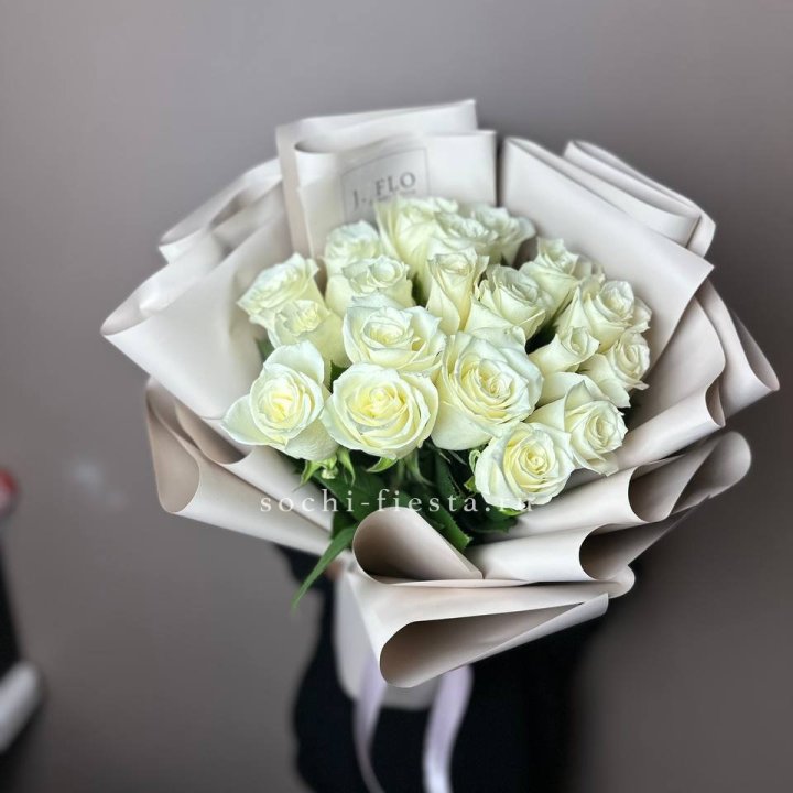 19 белых роз  в Нальчике