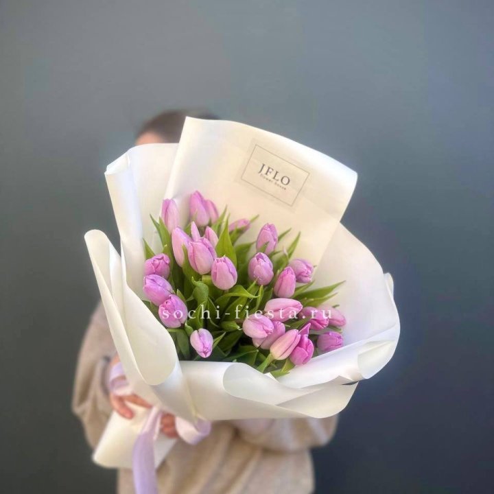 25 сиреневых тюльпанов в Нальчике