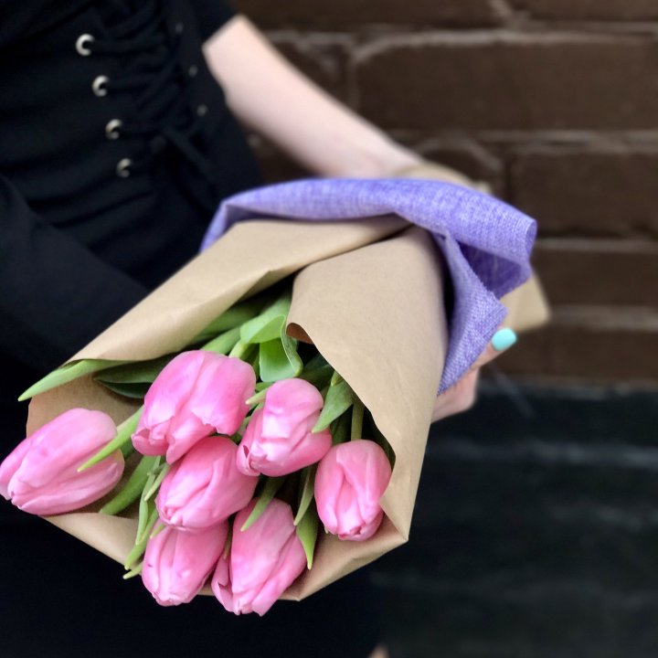 Букет розовых тюльпанов в Нальчике