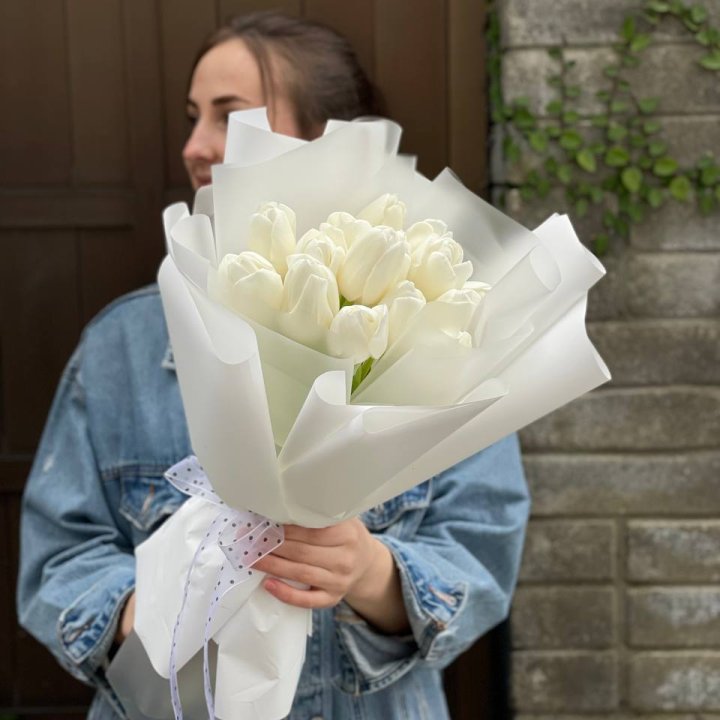 Букет белоснежных тюльпанов в Нальчике